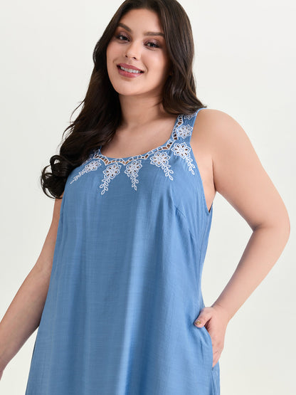 Floral Cut-Out Embroidery Maxi Dress