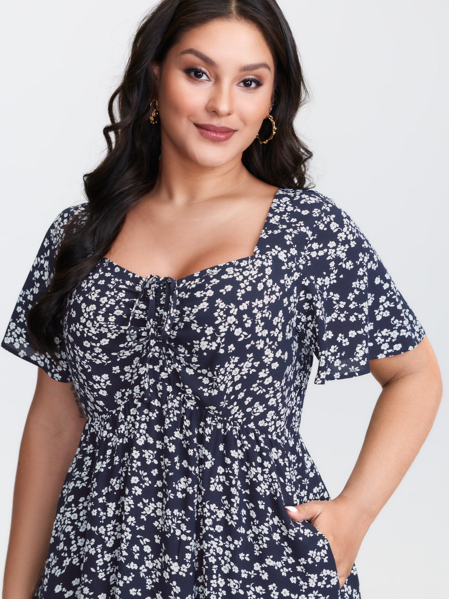 Ditsy Floral Sweetheart Drawstring Pocket Tiered Dress