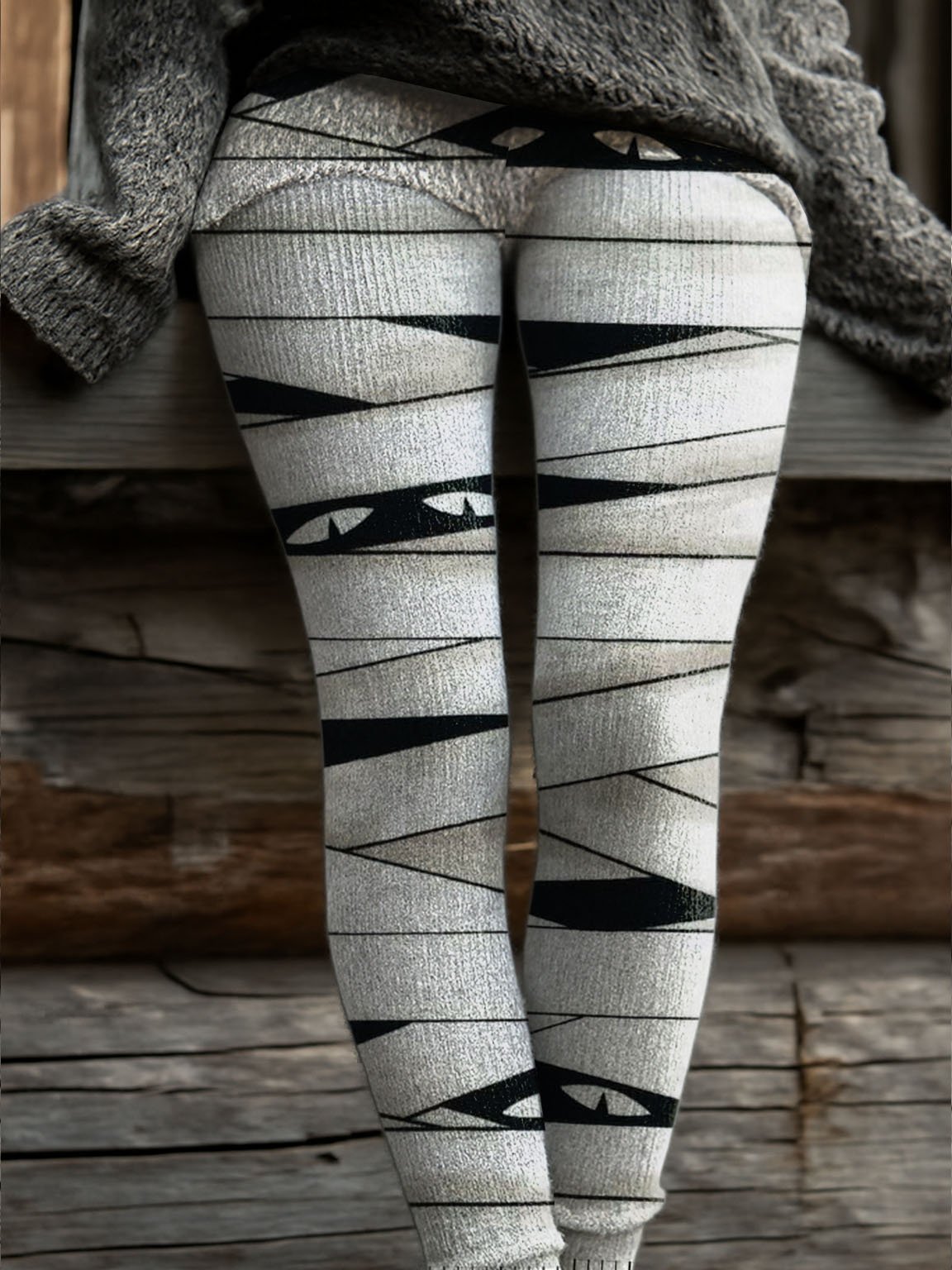 Women's Retro Halloween Peekaboo Monster Print Leggings