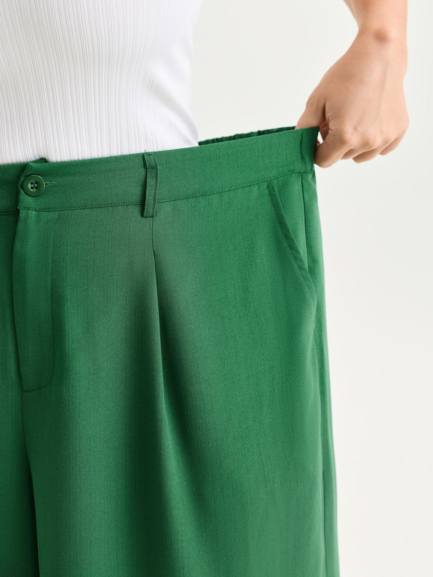 Stretchy Waist Pleated Straight-Leg Pants