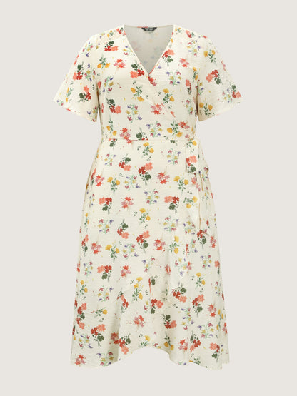 Floral Print Wrap Neckline Pockets Midi Dress