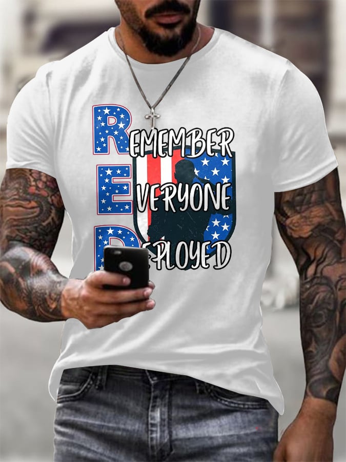 Men's On Friday We Wear Red Remember Everyone Deployed Print short-sleeved T-shirt