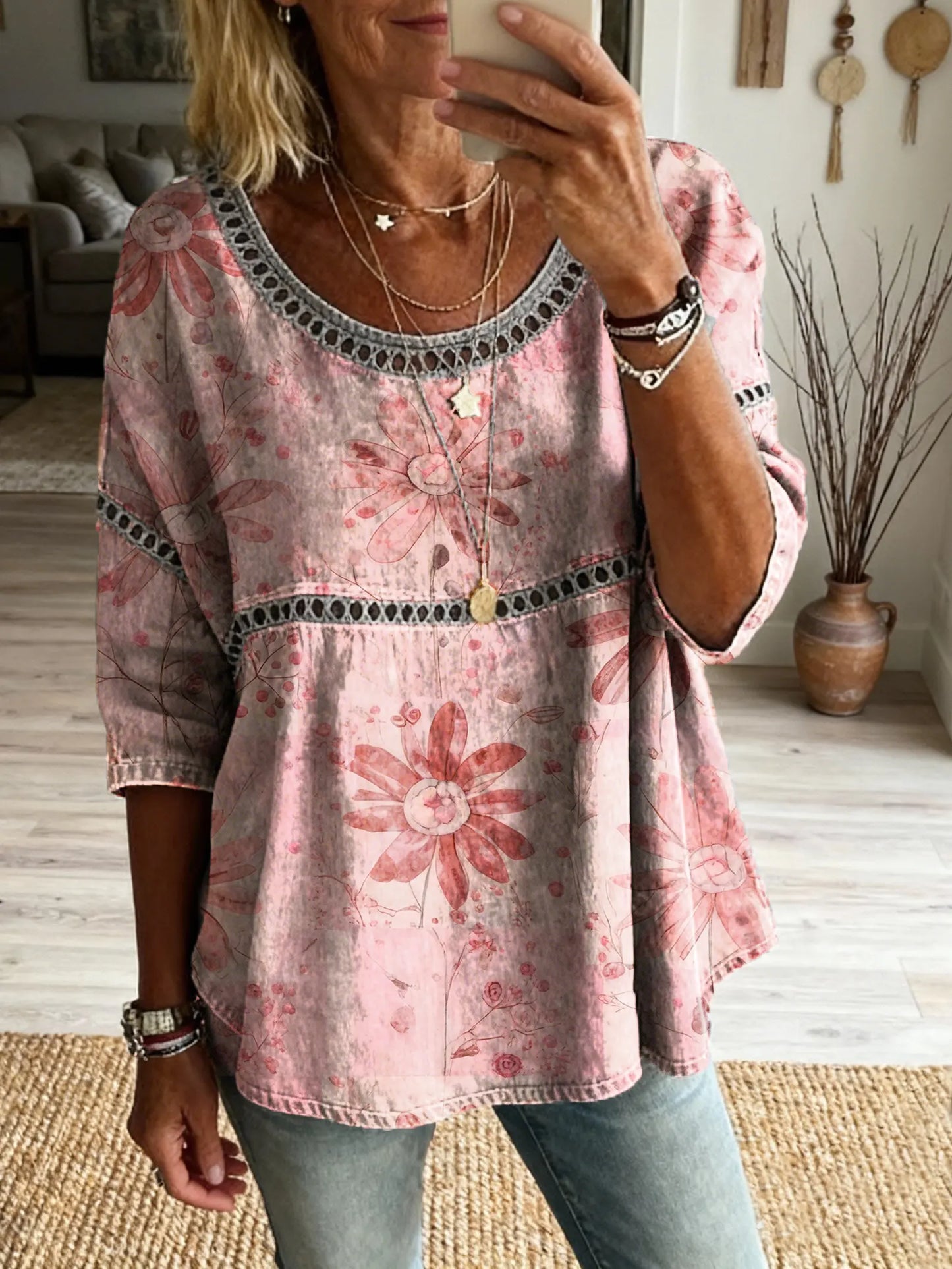 🌸Women's Bohemian Vintage Floral Art Print Casual Round Neck Cutout Top